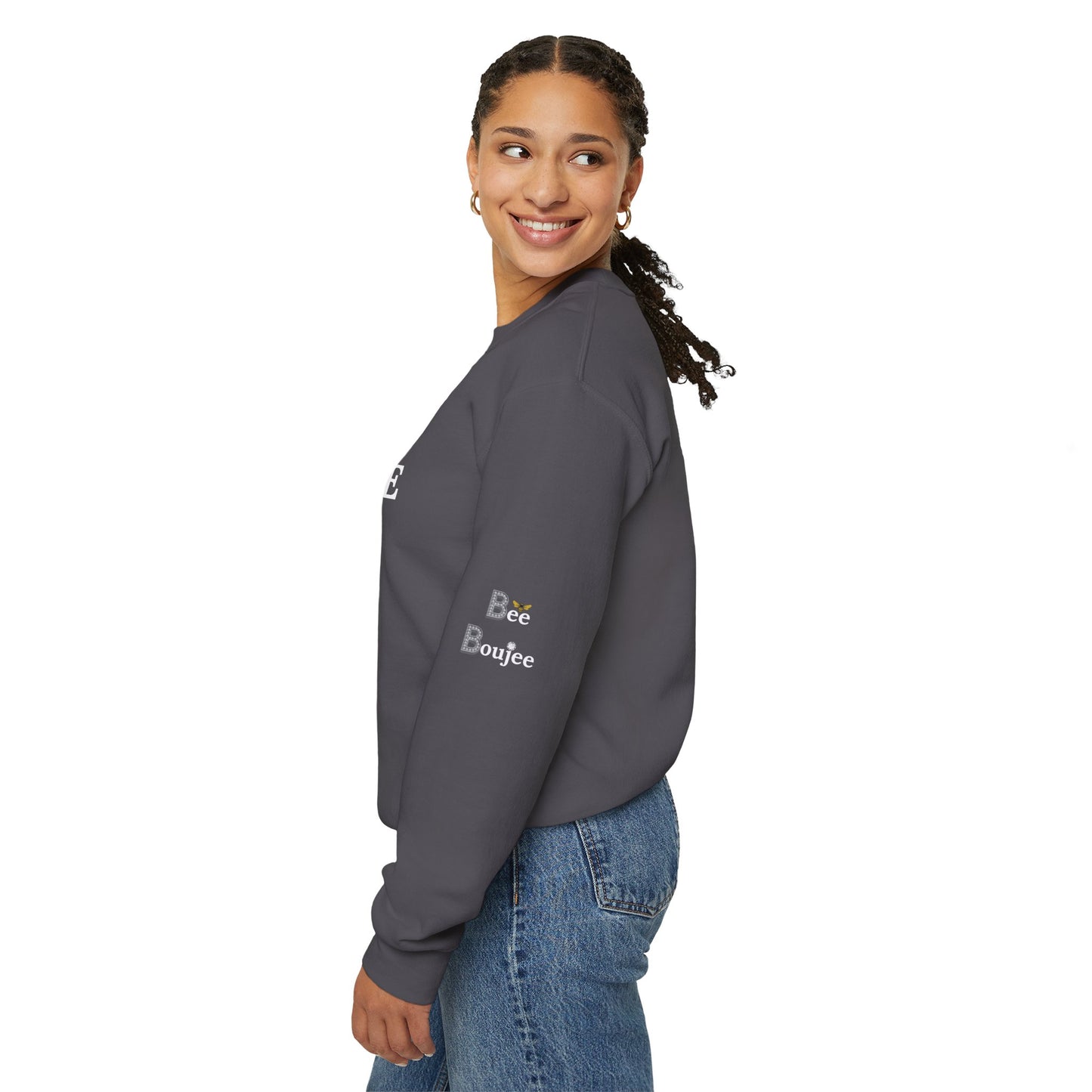 I'm Somewhere Between Basic & Boujee - Heavy Blend™ Dark Colors Crewneck Sweatshirt