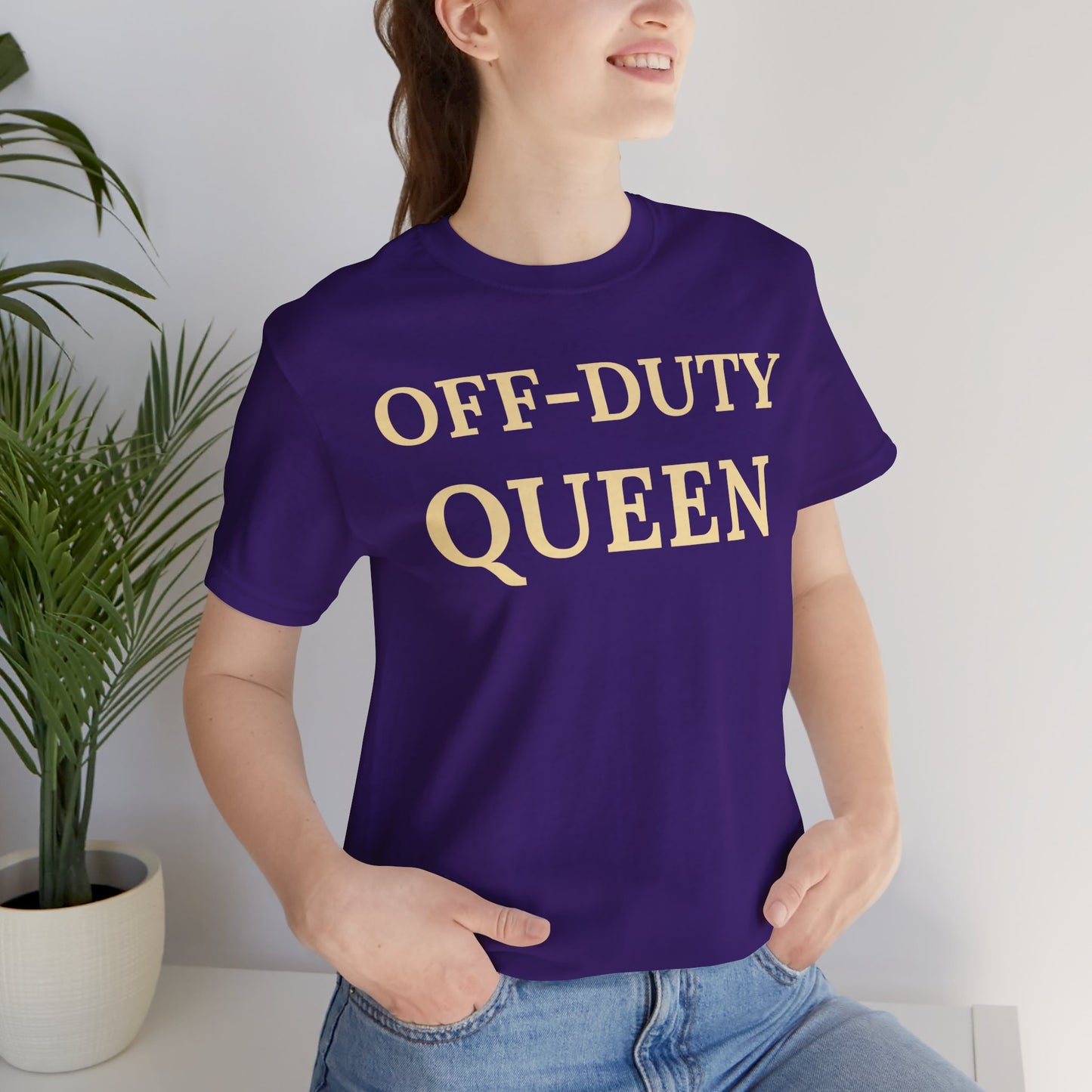 Off-Duty Queen - Luxe Statement Tee